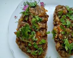 En lezzetli patlıcan havyarı: tarifler ve pişirme sırları Balkabağı ve physalis ile patlıcan havyarı
