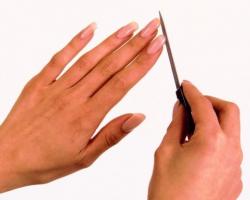 Jak odstranit prodloužené nehty doma: akrylový gel